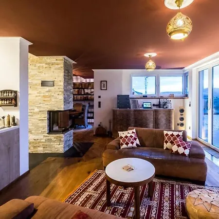 Wohlfuehloase Mit Blick Auf Τρίερ